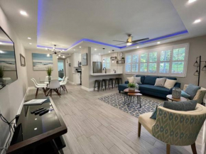 2Bdrm 1Bath Newly Renovated Condo - Walk to the Beach!